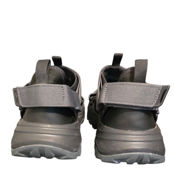 Athletic_Shoes